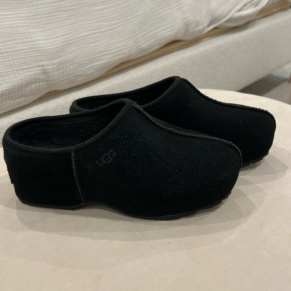 Ugg Cottage clog sz 6